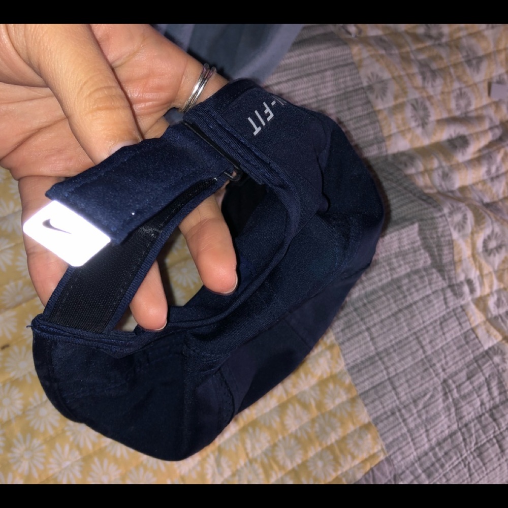 Nike Featherweight Navy blue cap